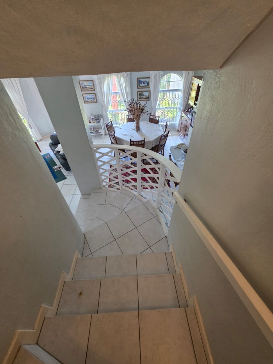 4 Bedroom Property for Sale in Wavecrest Eastern Cape